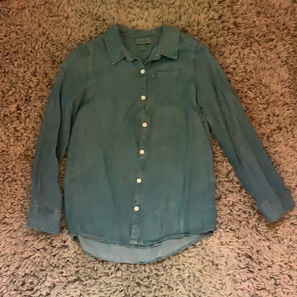 Denim button up blouse. Size: Kids L (10-12)